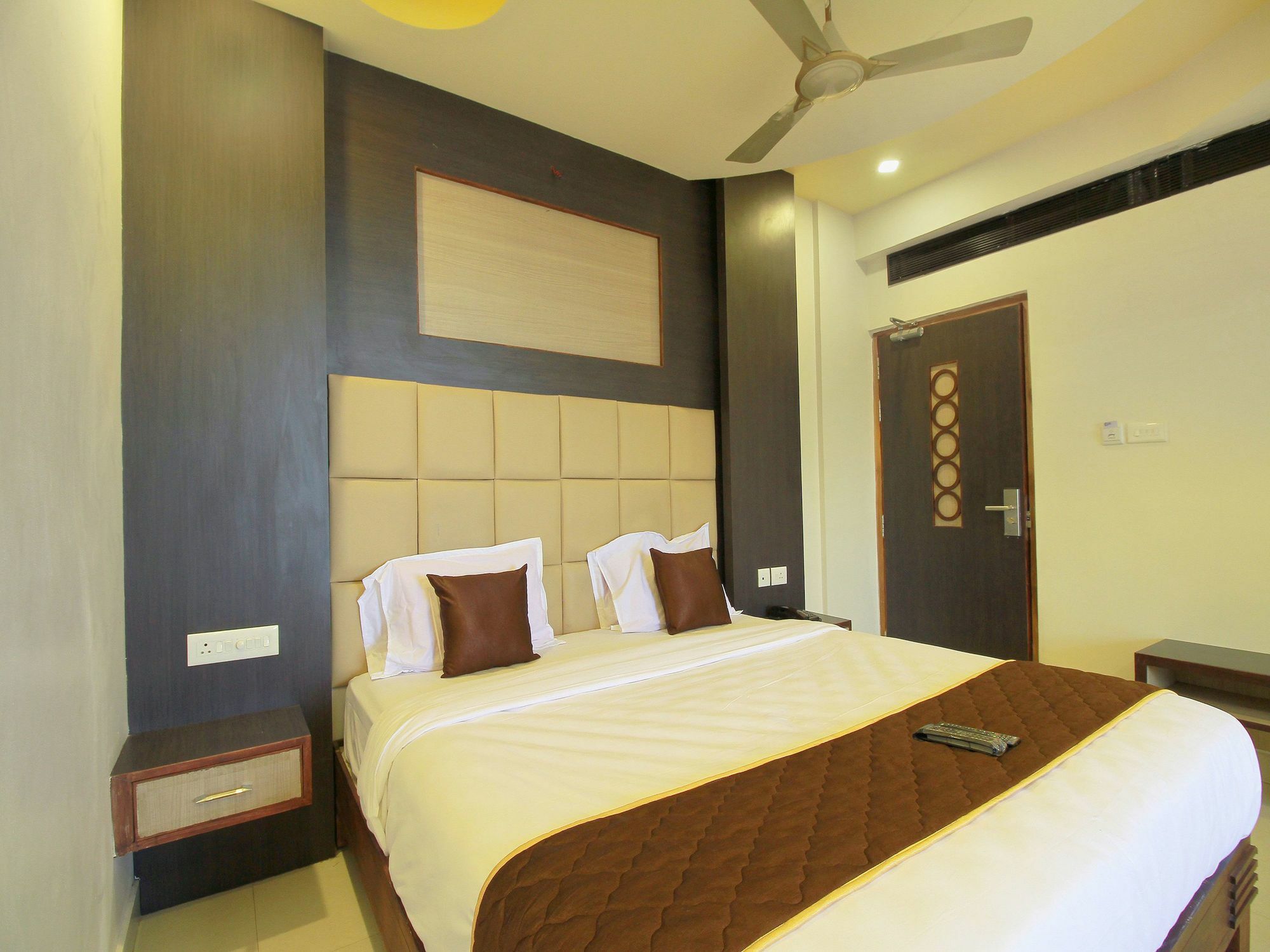 Oyo 11489 Pkn Classic Regency Madurai Exteriér fotografie